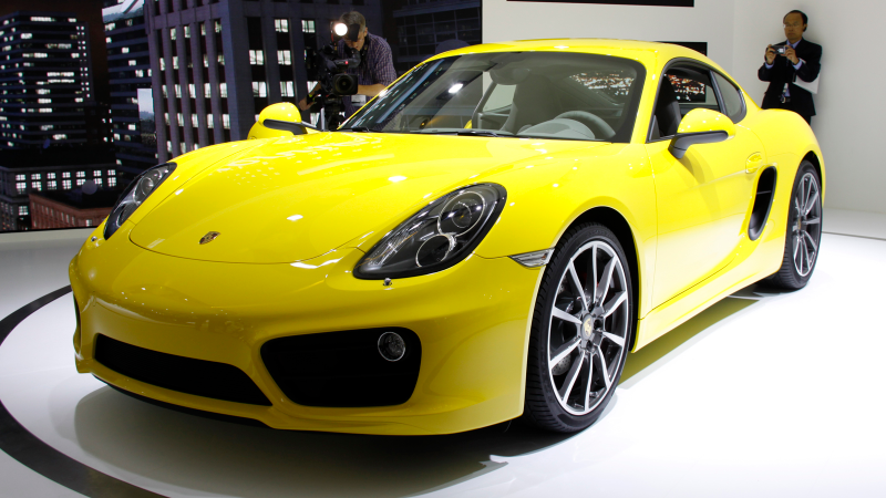 Illustration for article titled 2014 Porsche Cayman: First Liveshots Of Stuttgart's Sexy Little Minx